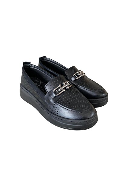 Wanetti Чорні шкіряні ортопедичні лофери з ланцюжком