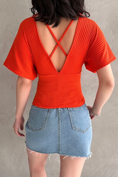 Fav Style Γυναικεία κοντομάνικη μπλούζα με διπλό στήθος με λαιμόκοψη V με λεπτομέρεια σταυρωτής ζώνης πορτοκαλί