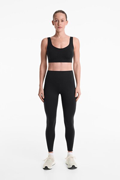 Oysho Perfect-adapt medium-support sports bra with cups