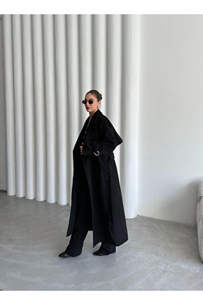 Laluvia Schwarzer Workuta-Mantel mit Gürtel