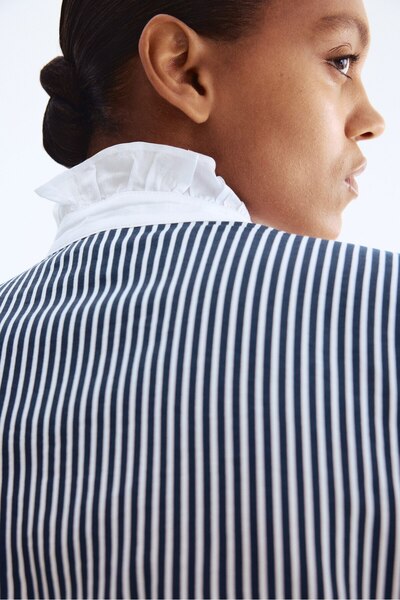 H&M Yakası Fırfırlı Bluz