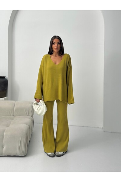 mydukkan.co طقم تريكو برقبة على شكل حرف V