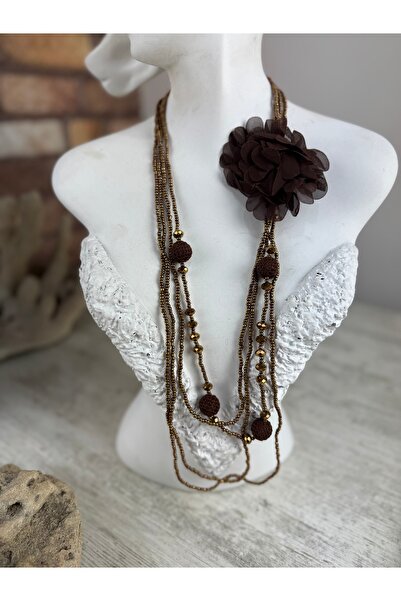 SEDEF TAKI Kahve parlak kum boncuklu uzun güllü kolye