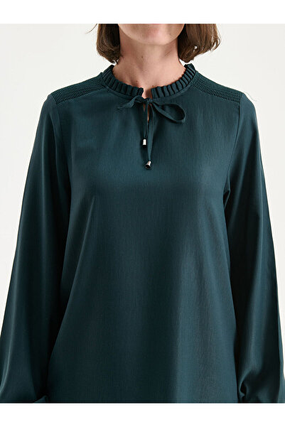 LC Waikiki Haki Bağlamalı Yaka Fırfırlı Bluz