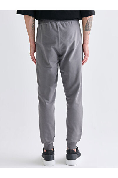 LC Waikiki Λαμπερές επιλογές από το Shining Store |   Ανδρικό αθλητικό παντελόνι Jogger Standard Mold