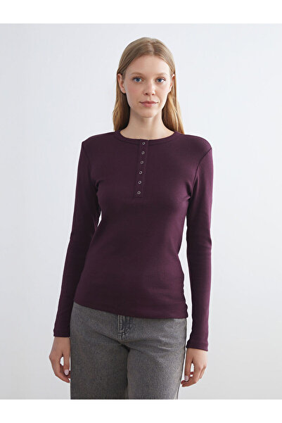 LC Waikiki تي شيرت نسائي من قماش قطني مضلع برقبة دائرية بلون البرقوق