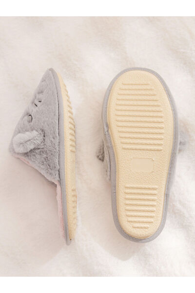 LC Waikiki Alegeri strălucitoare de la Shining Store |   Papuci de casă pentru femei din pluș brodat