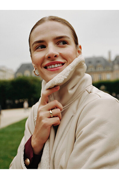 LC Waikiki Palton LCW Modest Bej cu guler de blană pentru femei aspect de piele