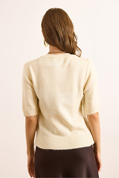 Olalook Women's Ecru Soft Textured Basic Crop Knitwear Sweater Kzk-19000990