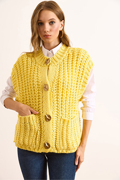 Olalook Women's Yellow Thick Knitted Cardigan with Large Buttons Hrk-19000382