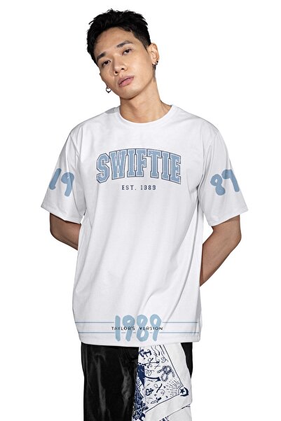 Fuddy Moda سويفتي إست للجنسين. تي شيرت مطبوع عليه أكمام من عام 1989، تي شيرت ...