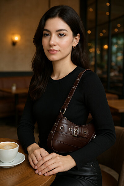 ESTUTE Lüks Zımba Detaylı Baget Omuz Çantası