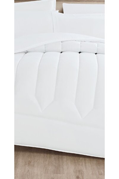 Mark Nefren hotel bedspread with a luxurious plain design to give you the luxury of hotels, made of microfiber, measuring 170 x 220 cm.