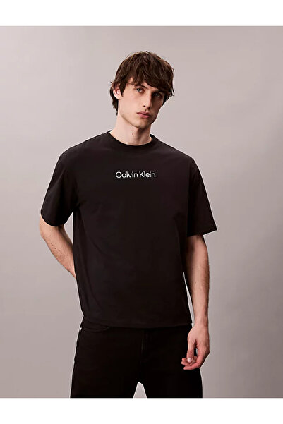 Calvin Klein Erkek Normal Kalıp Yuvarlak Yaka Pamuklu Logo Detaylı Kısa Kollu...