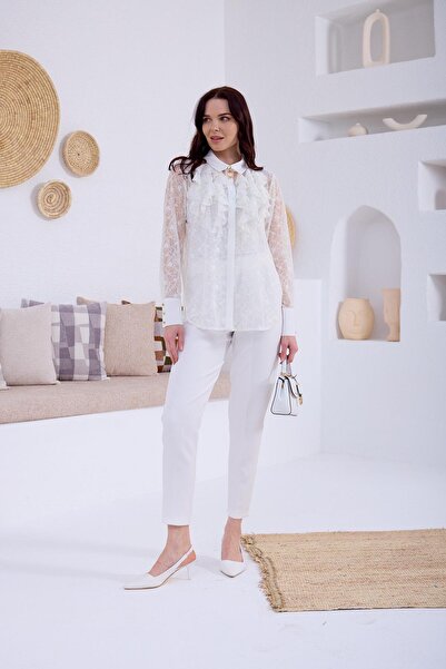 Moodbasic FRANSIZ DANTELLİ FIRFIRLI BROŞLU BLUZ