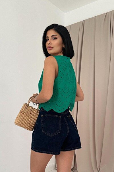 MODA Green Zero Sleeve Brode Blouse