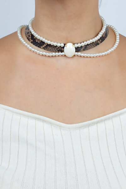 Liveyn Design صف مزدوج من اللؤلؤ تفاصيل قلادة جلد الثعبان