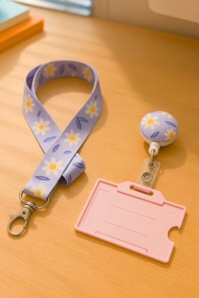 excarpin Beyaz Papatya Desenli Üçlü Set " Kartlık + Boyun İpi + Yoyo " – Şık ve Uyumlu Tasarım