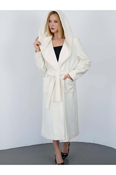 Fibula Kapşonlu ve astarlı kaşe manto