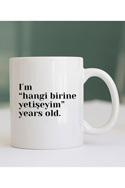 KUPORİA كوب مصمم بعبارة 'أي شخص أควร أن أخوض معه صراع؟' مع إشارة العمر