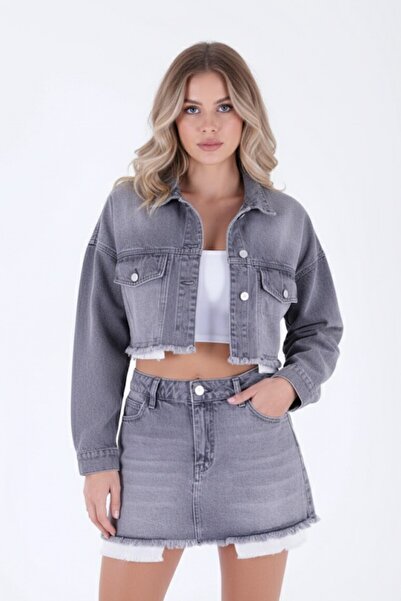 Azıcık Akıllı سترة نسائية قصيرة من الدنيم بأكمام طويلة ومزينة بشراشيب وتفاصيل...