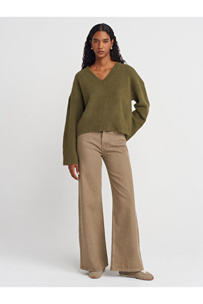 Dilvin 10645 Πλεκτό πουλόβερ με μαλακή υφή με λαιμόκοψη σε σχήμα V-Χακί