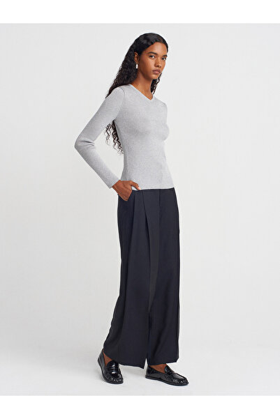Dilvin 10803 V-Neck Glitter Knit Sweater-Grey