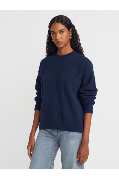 Dilvin 10640 Crew Neck Soft Textured Knit Sweater-Navy Blue