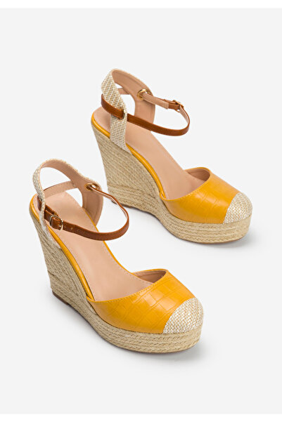 B T Shoes Žlutá sandály na klínku Benisa V2