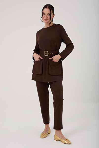 Jupe طقم نسائي مكون من قطعتين من قماش السكوبا الحريري مع مشبك حزام 8566