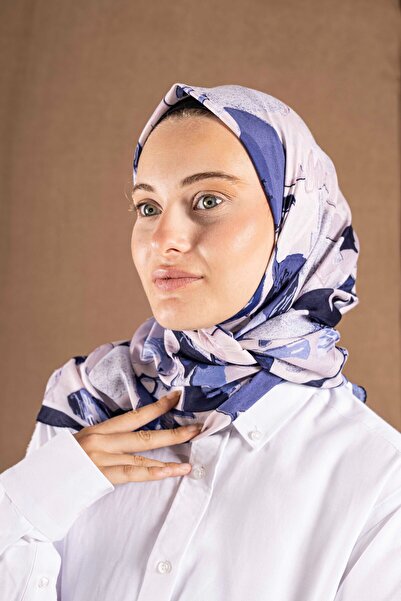 Akel Decode Scarf Floral Pattern