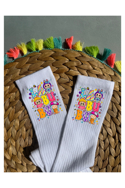 Tubinyoo جوارب مدرسية للفتيات بطول الركبة مطبوعة بتصميم لابوبو باللون الأبيض
