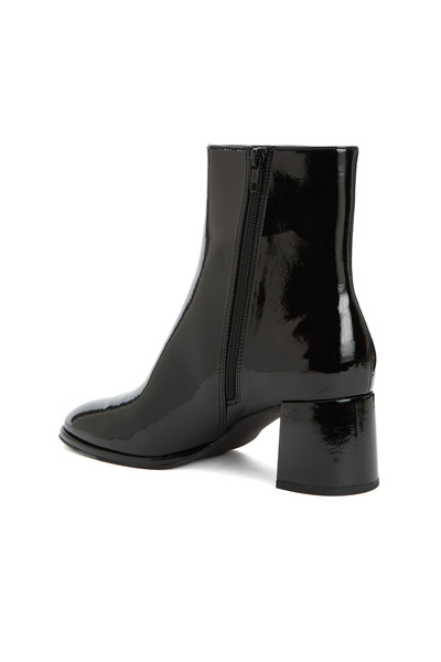 Dıvarese Siyah Parlak Kadın Bot