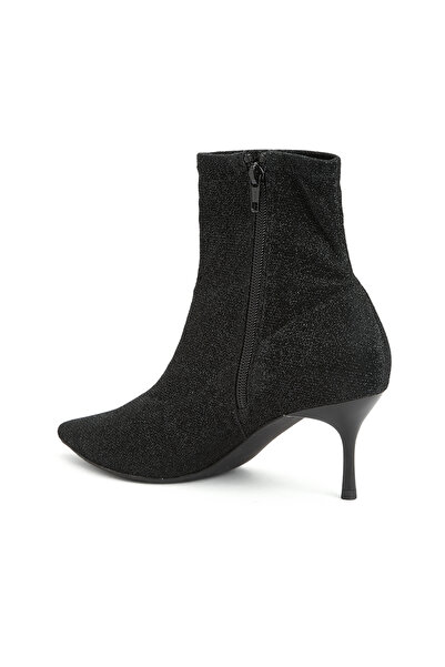 Dıvarese Siyah Kadın Desenli Bot