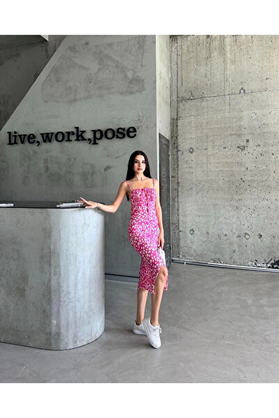 Zerenyus Φόρεμα με λουράκια με σχέδιο καμιζόλα ροζ