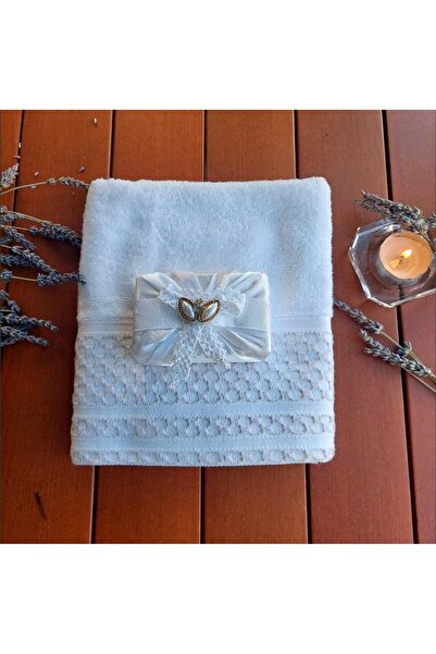 esdekor Cream Dowry Towel with Gold Heart Brooch and Lace Bow in Net Bag