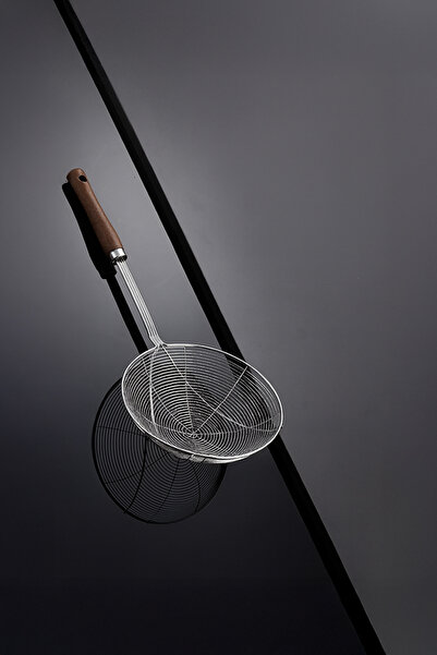 Vadi مصفاة زيت القلي من الفولاذ المقاوم للصدأ بمقبض خشبي 18 سم