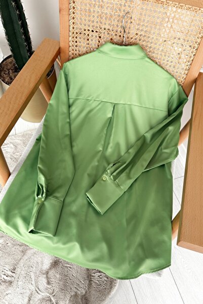 Kombinazon Arima Collar Stone Green Satin Tunic