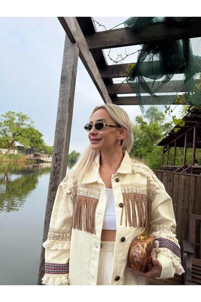 Muna Boutique Püskül ve İşleme Detaylı Kadın Krem Ceket