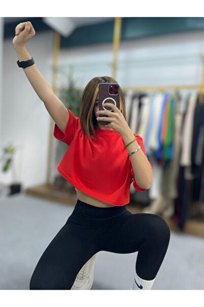 Sheesy Crop deasupra burticii tricou