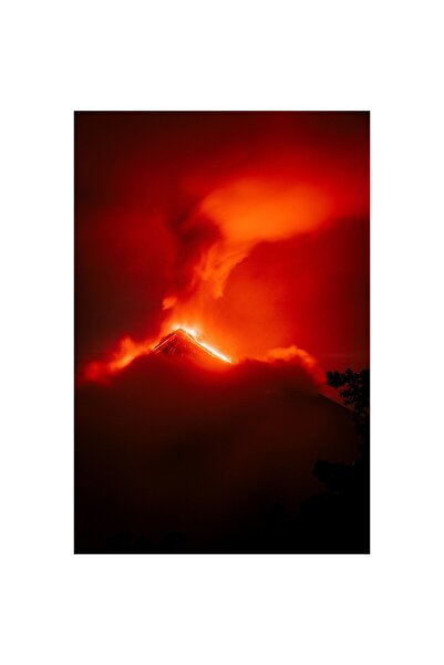 OEM Tapet Premium Canvas, Peisaj cu eruptie vulcan noaptea, 250x400 cm