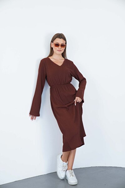 Giyimsel فستان نسائي بياقة على شكل V وخصر مطاطي من قماش بوروميك