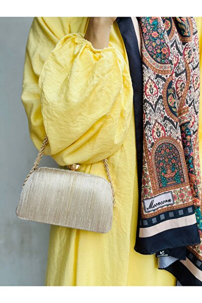 Çanta Trend Our Model Is the One That Cannot Be Without the Özen Günler Brand, a Chain-Handled and Shoulder-Strap Evening Bag.