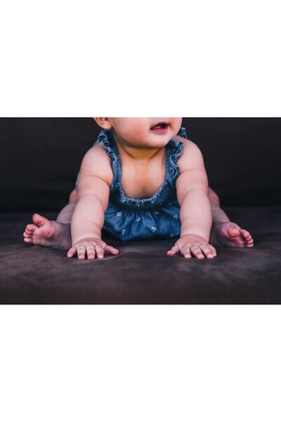 OEM Pictură premium pe pânză - Pictură abstractă cu picioare și mâini de bebe...