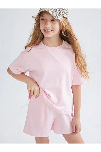 LC Waikiki Pink Crew Neck Girl's T-Shirt and Shorts