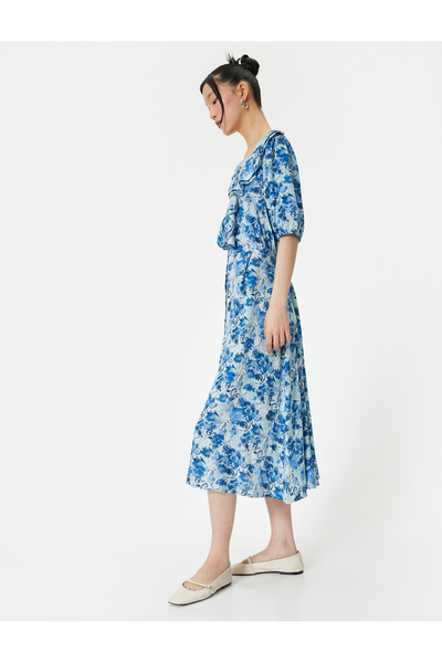 Koton Rochie maxi cu flori cu mâneci bufante scurte, cu decolteu în V, cu nasturi