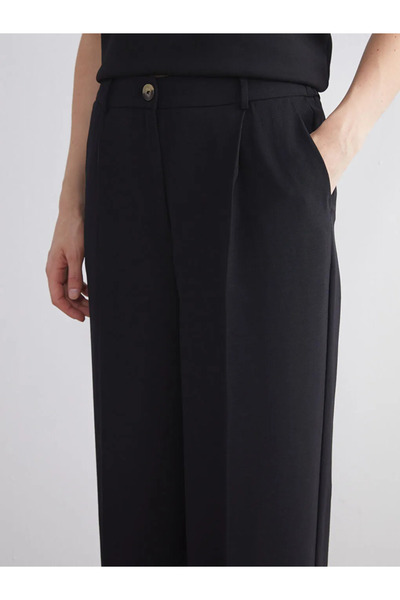 LC Waikiki Women's Pleated Trousers with Elastic Waist and Wide Legs