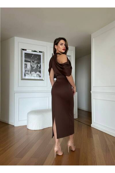 asyadabutik Λεπτομερές φόρεμα με λαιμόκοψη ώμου με λουράκι