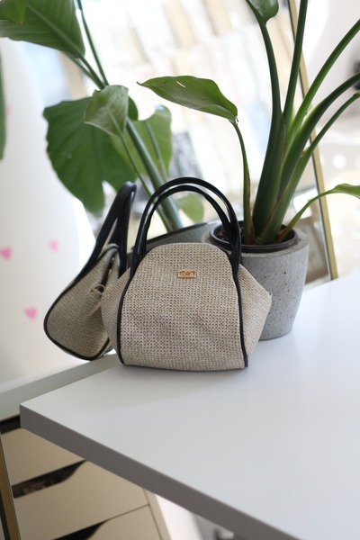 Moom Bag Women's Black Straw Textured Double Handle Strap Shoulder Bag
