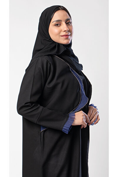 outline عباية سوداء بقصة مستقيمة